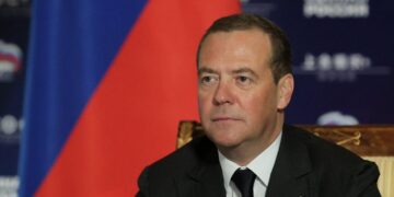 “Qərb dünyası ölkəmizə qarşı açıq müharibəyə başlayıb” – Medvedev
