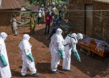 ​Çin Ebola ilə mübarizə üçün Konqoya minə yaxın tibb işçisi göndərib