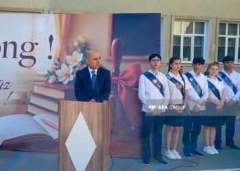 Elm və təhsil naziri Gəncədə “Son zəng” tədbirində iştirak edib – FOTO