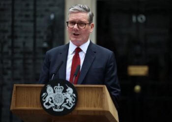 Britaniyanın Baş naziri Starmer istefa verib