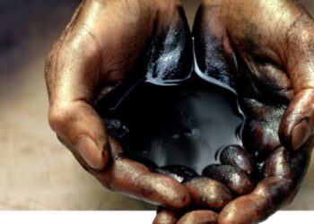 Dünya bazarlarında neftin ucuzlaşması davam edir
