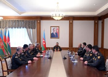 Müdafiə naziri yeni generallara rütbələrini təqdim edib – FOTO