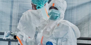 ÜST-dən Ebola xəbərdarlığı : Virusu idarə edə bilmirik