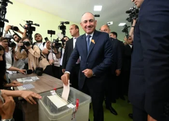 Paşinyan parlament seçkilərində səs verib