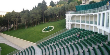 Bakı Şəhər Bələdiyyə Teatrı və “Yaşıl Teatr” Mədəniyyət Nazirliyinə verilir