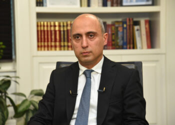 Nazir təhsil haqqı ilə bağlı fikirlərinə aydınlıq gətirdi