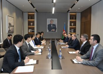 Ceyhun Bayramov Koreya xarici işlər nazirinin müavini ilə görüşüb