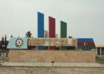 Neftçalada axund qara bayrağı polisə təhvil verdi