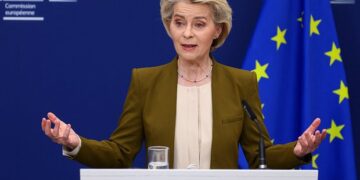 Leyen ukraynalı qaçqınların Aİ-yə qəbulunu məhdudlaşdırmaq istəyir