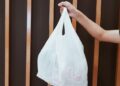 İran müharibəsi Yaponiyada plastik torba böhranına səbəb oldu