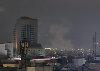 İranın paytaxtı Tehranda partlayışlar eşidilir