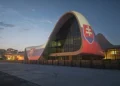 Heydər Əliyev Mərkəzi Slovakiya bayrağının rəngləri ilə işıqlandırılıb – FOTO
