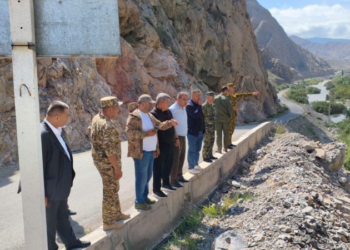 Qırğızıstan və Tacikistan sərhəddə çay sahillərinin möhkəmləndirilməsini müzakirə edib