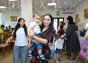 Leyla Əliyeva Şəkidə Uşaq evi sosial xidmət müəssisəsinin sakinləri ilə görüşüb – FOTO