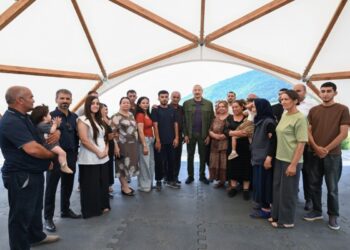Prezident İlham Əliyev Şuşanın Kiçik Qaladərəsi kəndində görülən işlərlə tanış olub və kəndə qayıdan sakinlərlə görüşüb – FOTO