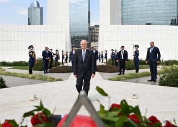 Fələstin Dövlətinin Baş naziri Bakıda Zəfər parkını ziyarət edib