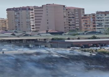 Bakıda açıq ərazidə yanğın başlayıb – FOTO