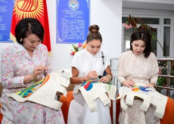 Birinci xanım Mehriban Əliyeva Çolpon-Ata şəhərində “Altın-Balalık” sağlamlıq və reabilitasiya mərkəzi ilə tanış olub – FOTO