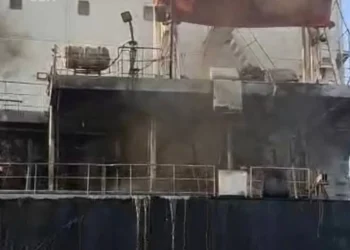 Odessa yaxınlığında dronla vurulan gəmidən xilas edilən azərbaycanlılar Vətənə yola salınıb