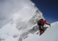 Kabardin-Balkarda iki alpinist dağa qalxarkən yıxılıb