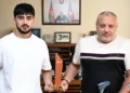 “Sabah”ın futbolçusu mükafatlandırıldı