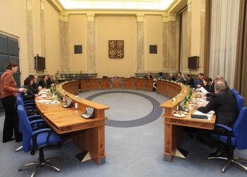 Çexiya hökumətində gizli dinləmə cihazı aşkar edilib