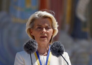 Leyen Kiyev bunkerinə sığındı