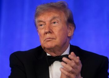 Tramp özünü “Amerikanın xilaskarı” adlandırdı