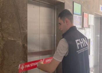 Bakıda yaşayış binasında liftin fəaliyyəti dayandırıldı – VİDEO