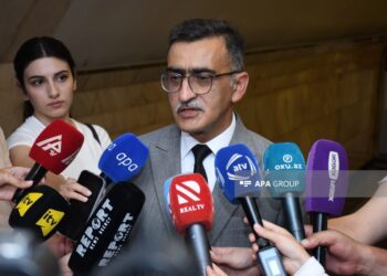 Bəxtiyar Məmmədov: Gələcəkdə metroda hər iki xətt üzrə maksimal interval 2 dəqiqə olacaq