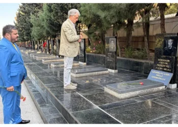 Viktor Yuşenko Şəhidlər xiyabanını ziyarət edib və Azərbaycanın Milli Qəhrəmanının xatirəsini anıb