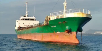 Türkiyə və Somali hərbçiləri piratlar tərəfindən ələ keçirilmiş gəmini azad edib