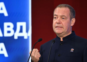 Medvedev Zelenskinin taleyini açıqladı