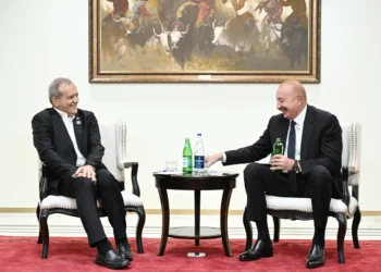 İlham Əliyev Məsud Pezeşkianı “İstisu”ya qonaq edib