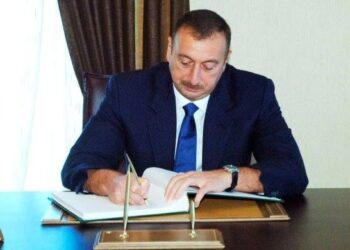 Prezident Bəxtiyar Aslanbəylini təltif etdi