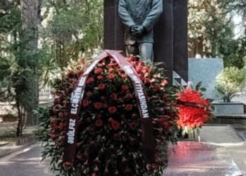 ƏHD Partiyası Əbülfəz Elçibəyin məzarını ziyarət edib