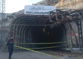 Türkiyədə mədəndə uçqun olub, ölən və xəsarət alanlar var