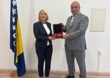 BOSNİYA VƏ HERSEQOVİNANIN NAZİRLƏR ŞURASININ SƏDRİ XANIM BORJANA KRİŠTO “JURNALİSTLƏRİN DOSTU” QIZIL ORDENİ İLƏ TƏLTİF OLUNUB