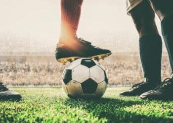 Tailandda matç zamanı sahəyə ildırım düşdü: Futbolçu öldü