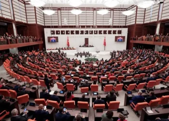 Türkiyədə 18 saatlıq müzakirədən sonra PKK ilə bağlı qanun təsdiqləndi