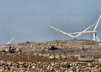 İsrail Suriyada mülki yaşayış məntəqələrini atəşə tutur