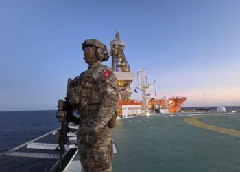 Türkiyə və Somali hərbçiləri piratlar tərəfindən ələ keçirilmiş gəmini azad edib