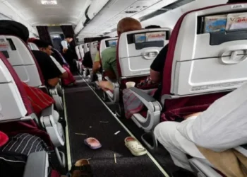 “Air India” təyyarəsi burulğana düşüb, 17 nəfər xəsarət alıb