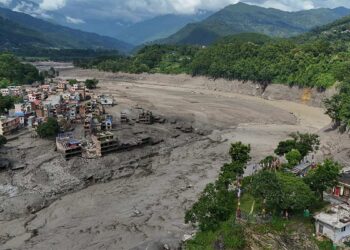Nepalda daşqınlardan sonra yüzlərlə turist itkin düşüb