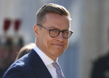Finlandiya prezidenti rus xalqına olan sevgisini bildirdi