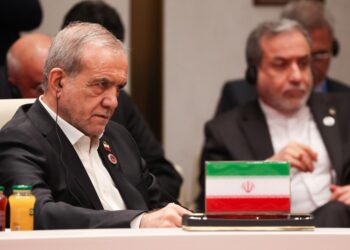 Pezeşkiyan: “Birqütblü dünyaya qarşı mübarizədə Rusiyanı dəstəkləyirik”