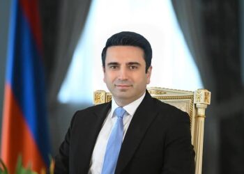 Alen Simonyan Azərbaycana gələcək