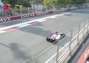 Formula 2-nin birinci əsas yarışı başladı