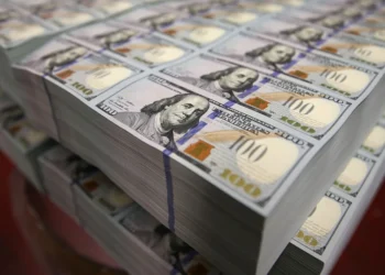Azərbaycanda pul baratları üzrə saldo 74 % artıb