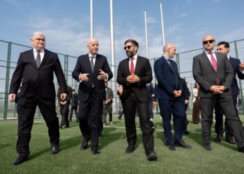 İnfantino Hövsanda inşa olunan meydançalara baxış keçirib
